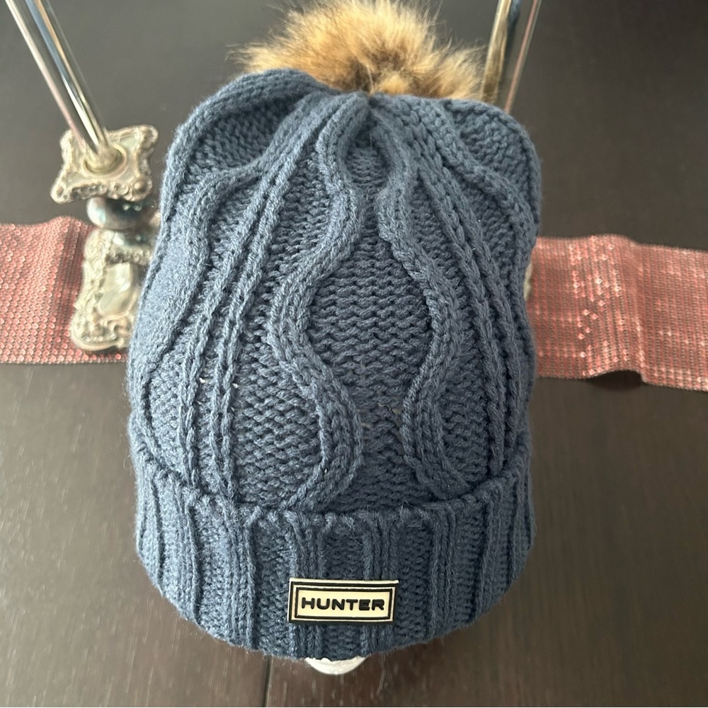 Hunter Cable  Cuff Knit Beanie in Blue/Grey with Faux fur Pom- Pom - Picture 6 of 8